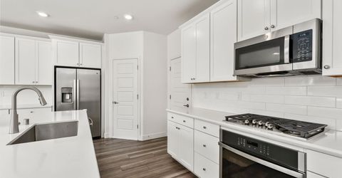 5718 Harveston Way, Sacramento, CA 95835 Photo