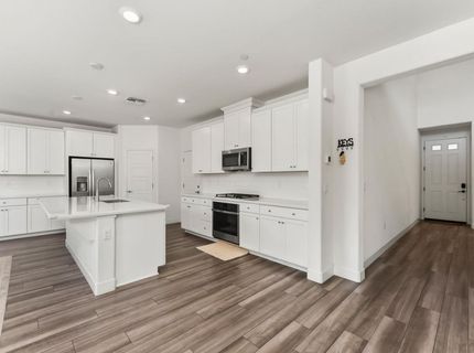 5718 Harveston Way, Sacramento, CA 95835 Photo