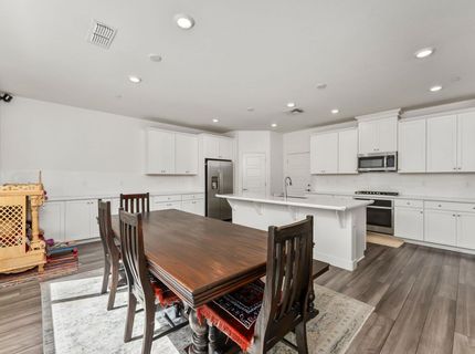 5718 Harveston Way, Sacramento, CA 95835 Photo