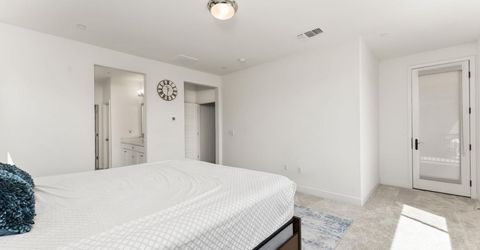5718 Harveston Way, Sacramento, CA 95835 Photo