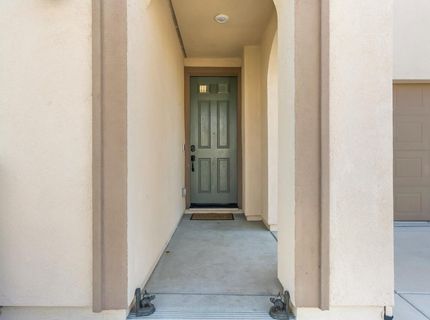 5718 Harveston Way, Sacramento, CA 95835 Photo