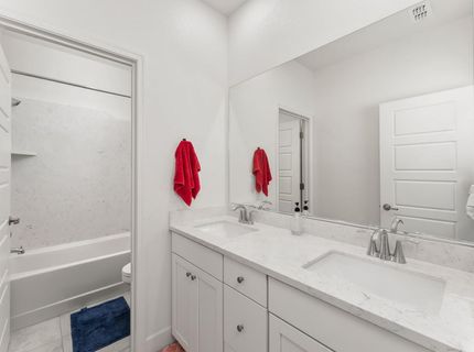 5718 Harveston Way, Sacramento, CA 95835 Photo
