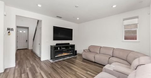 5718 Harveston Way, Sacramento, CA 95835 Photo