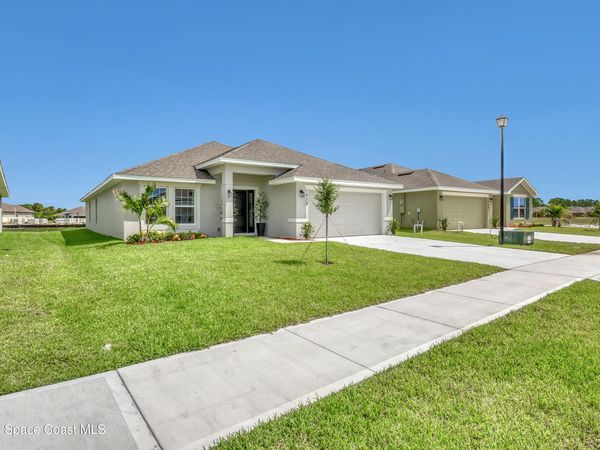 1038 Soleway Avenue NW, Palm Bay, FL 32907