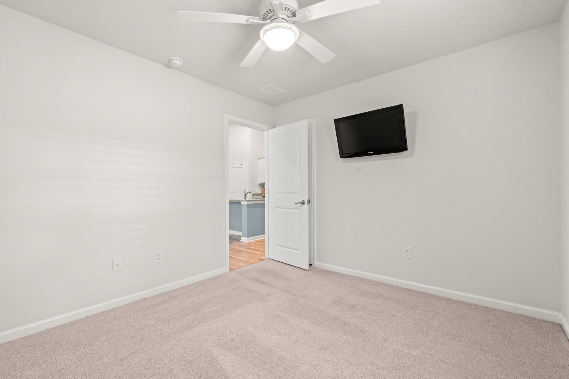 1852 Melville Ct. Photo 24