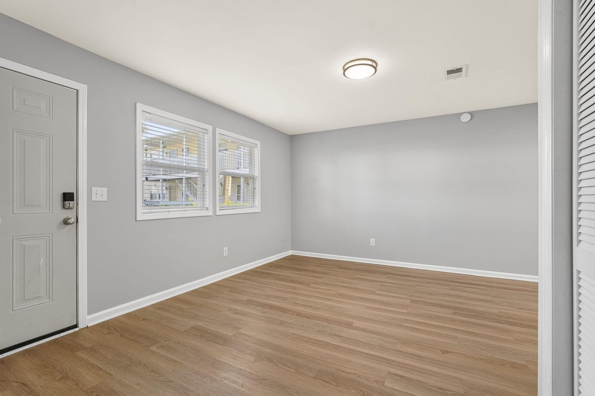 4150 N Horse Shoe Rd. Photo 9