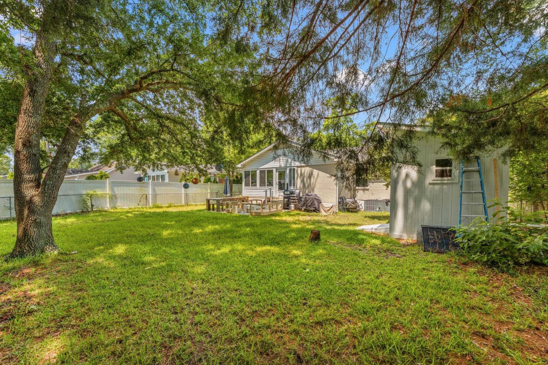 1015 Poplar Dr. S Photo 25