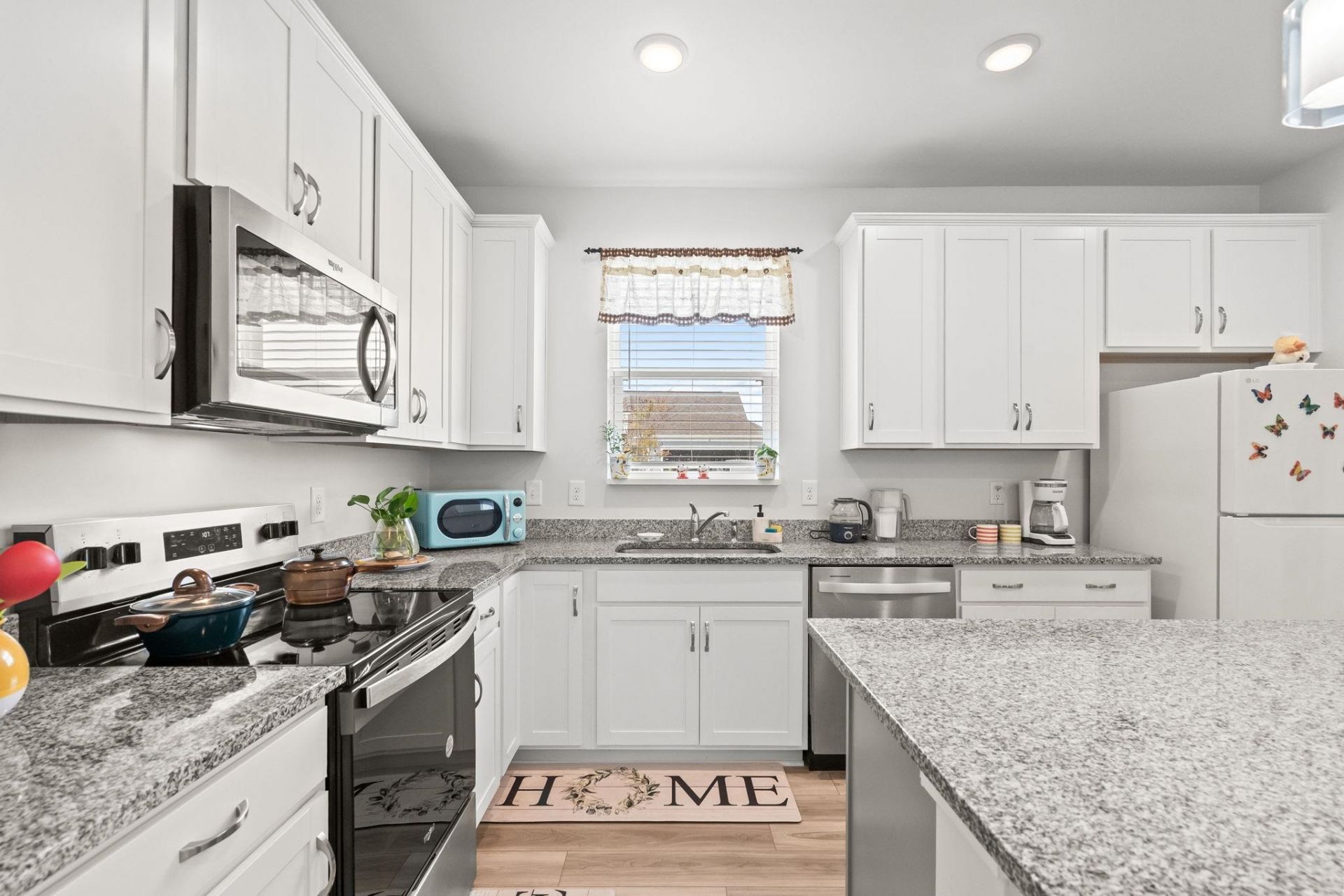 1272 Lady Bird Way Photo 8