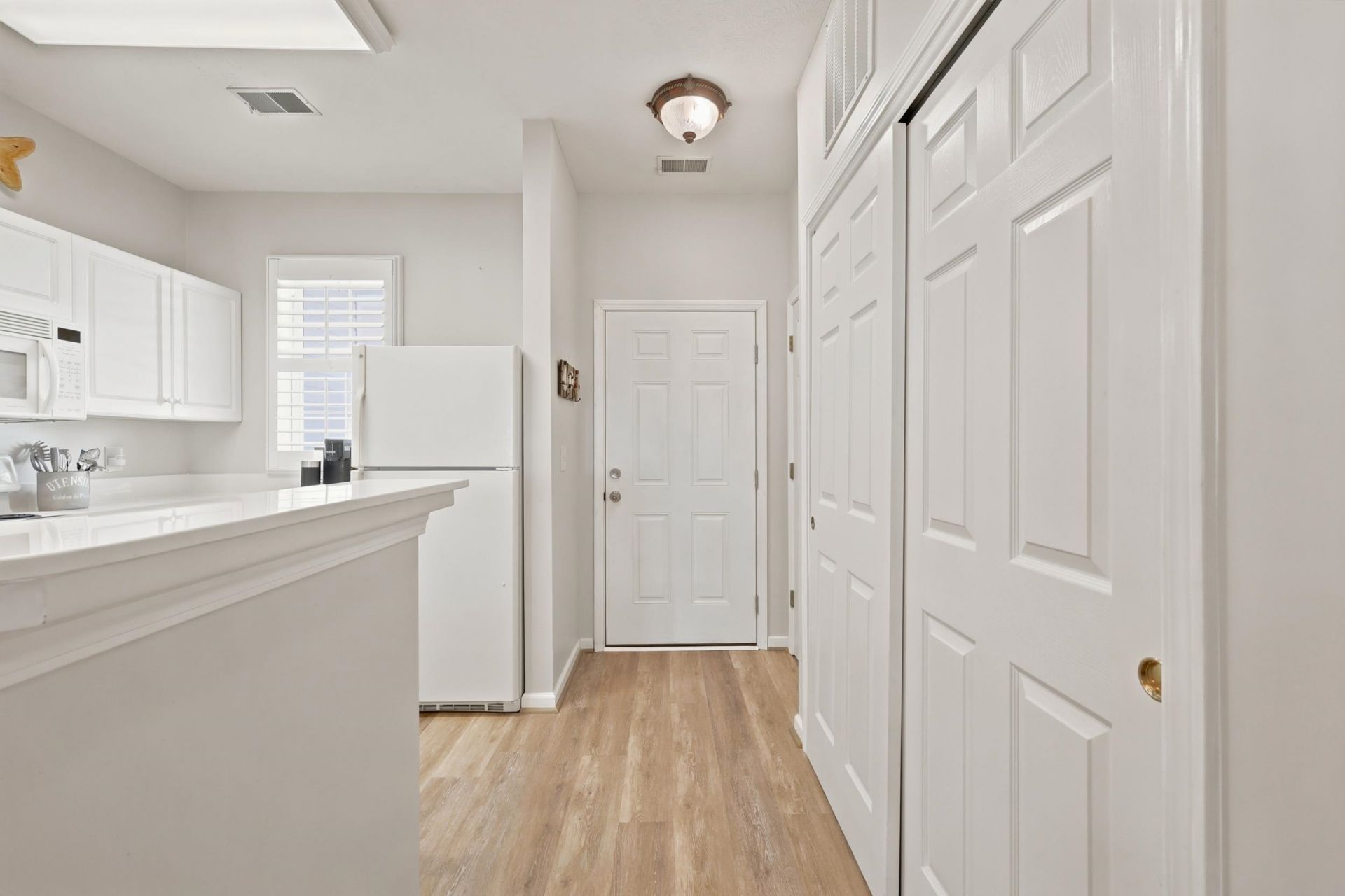 901 West Port Dr.  Photo 4
