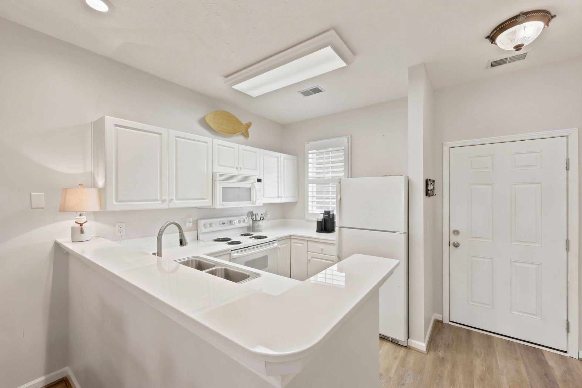 901 West Port Dr.  Photo 5