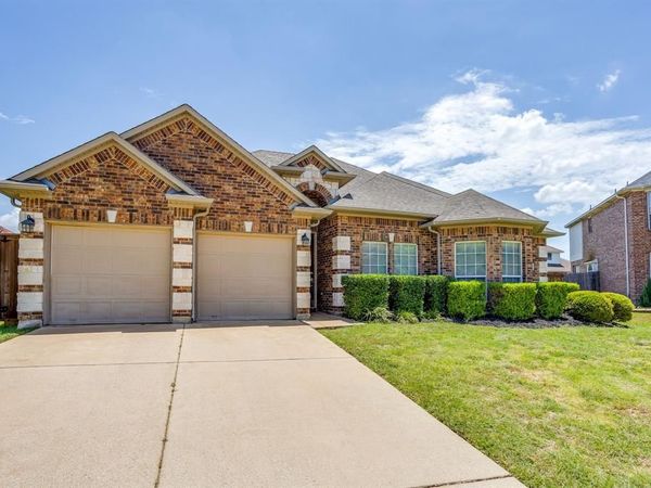 2912 Crystal Way, Grand Prairie, TX 75052