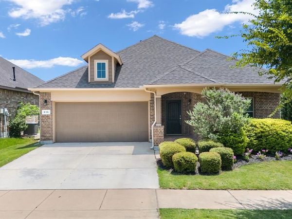 916 Hawks Way, Argyle, TX 76226