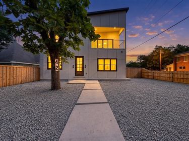 427 E 9TH ST Street, Dallas, TX 75203