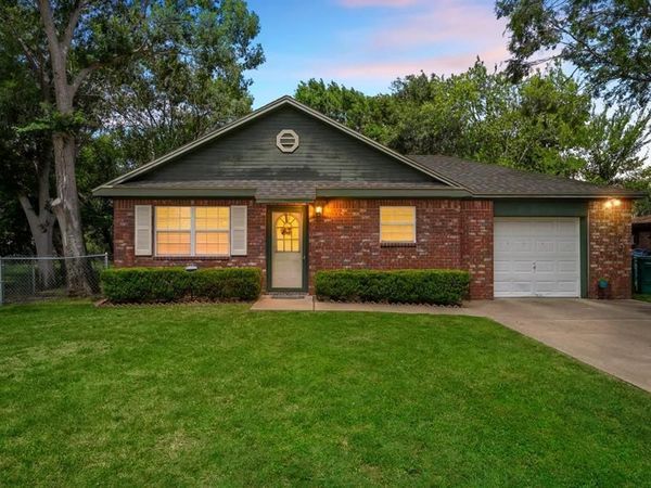 104 S Walnut Street, Lacy Lakeview, TX 76705