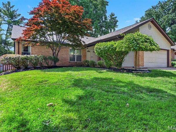 12226 Autumn Dale Court, Maryland Heights, MO 63043