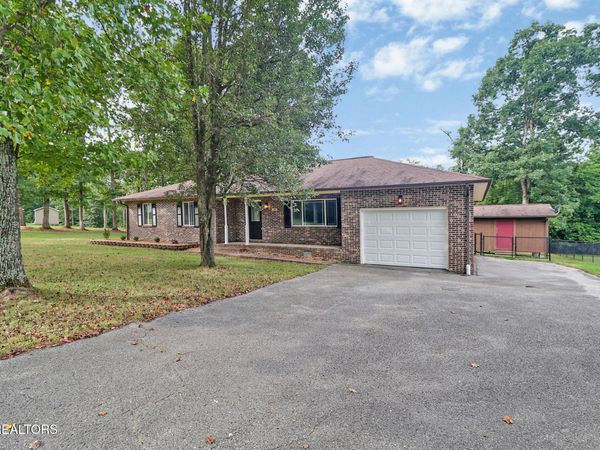 181 Bradrock St, Crossville, TN 38571