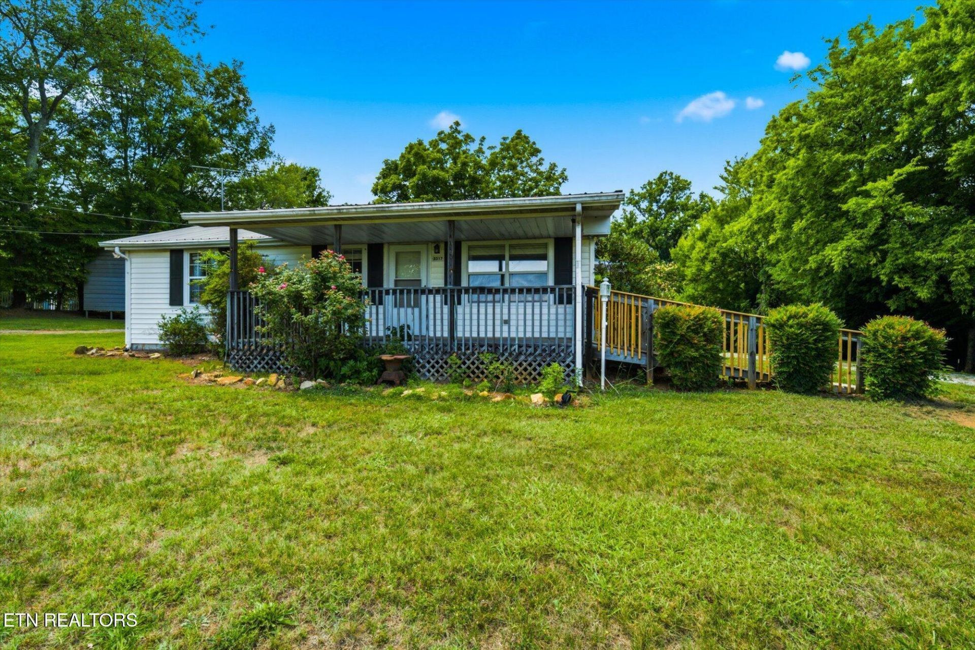 3317 Pink Hatcher Lane, Louisville, TN 37777 Main Photo