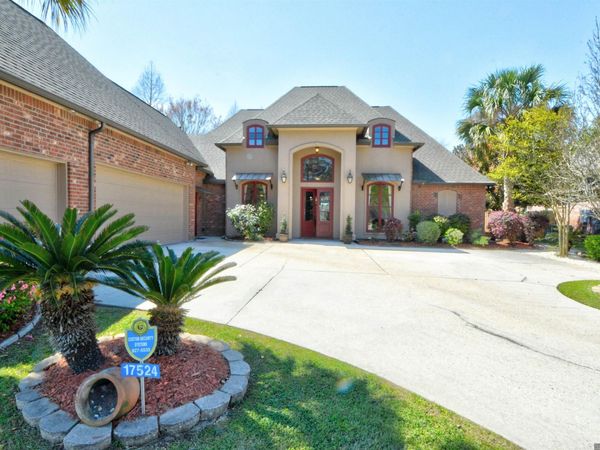 17524 W Purple Martin Ct, Baton Rouge, LA 70816