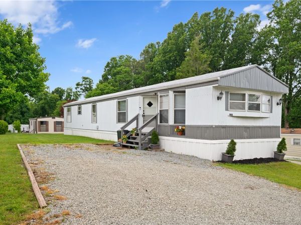 146 Wencliffe Lane , Jeanette, PA 15644