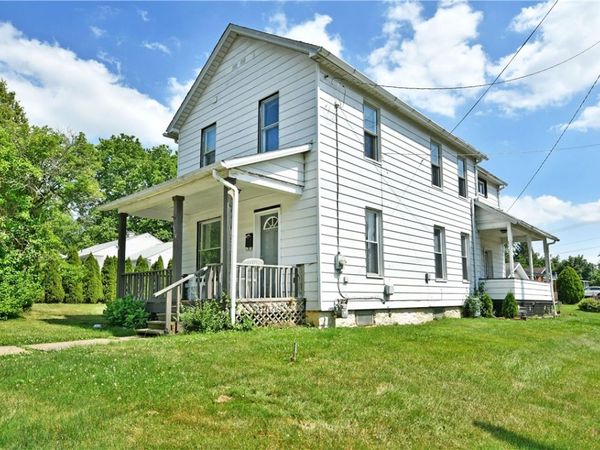 574 Thornton St , Sharon, PA 16146
