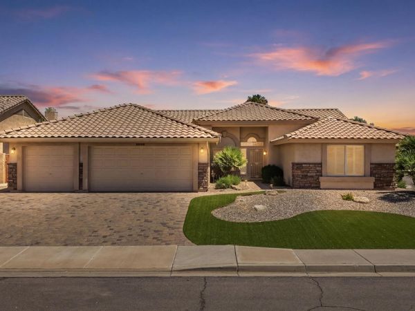 8306 W TONTO Lane, Peoria, AZ 85382
