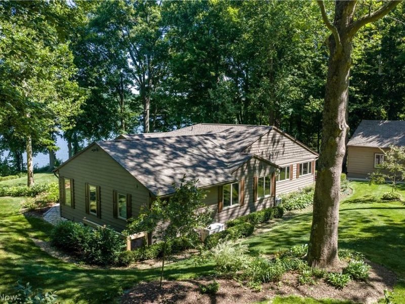 8745 Locust Street SW, Sherrodsville, OH 44675 Photo 13
