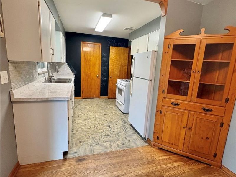 518 Vince Avenue NW, Canton, OH 44708 Photo 6