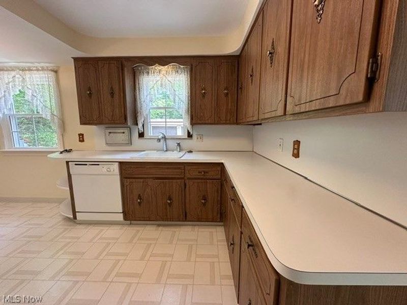 4353 Groveland Road, University Heights, OH 44118 Photo 11