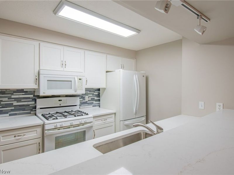 3765 Lake Run Boulevard, Stow, OH 44224 Photo 6