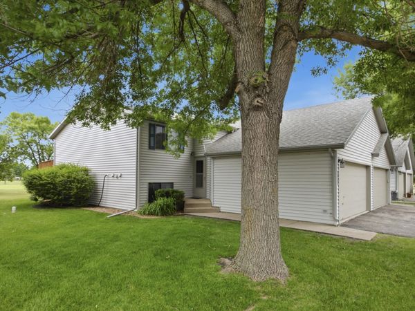 2830 32nd Street S, Moorhead, MN 56560