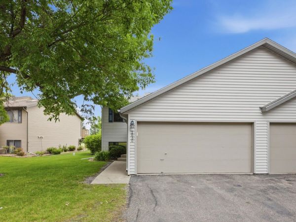 2830 32nd Street S, Moorhead, MN 56560