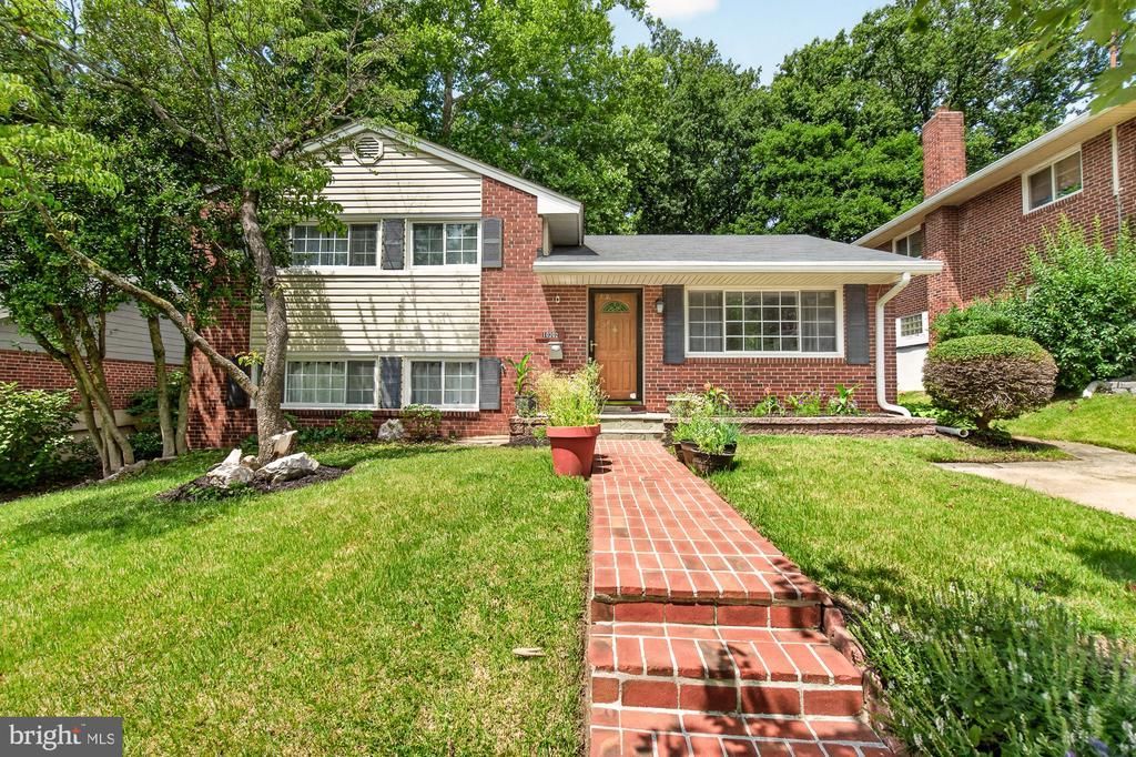 10202 LESLIE STREET, SILVER SPRING, MD 20902
