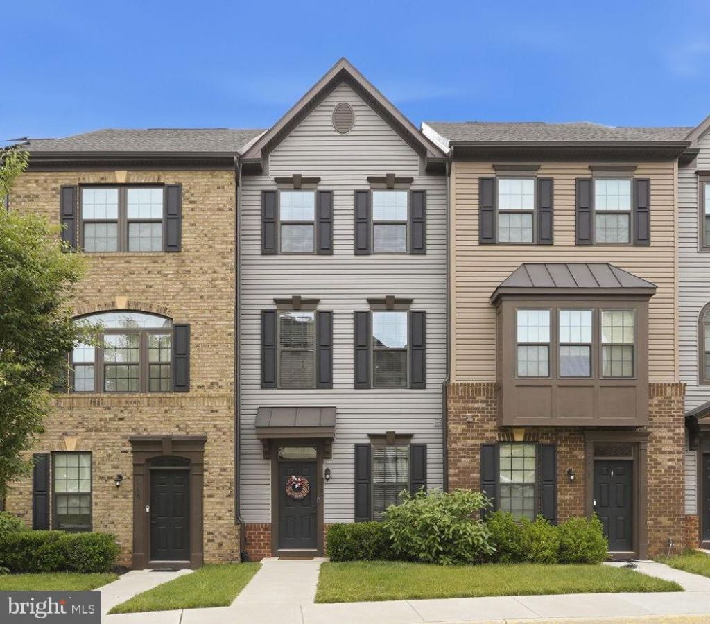 2764 Velocity Road, Herndon, VA 20171 Main Photo