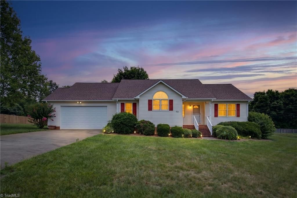 521 Lowergate Lane, Kernersville, NC 27284 Main Photo