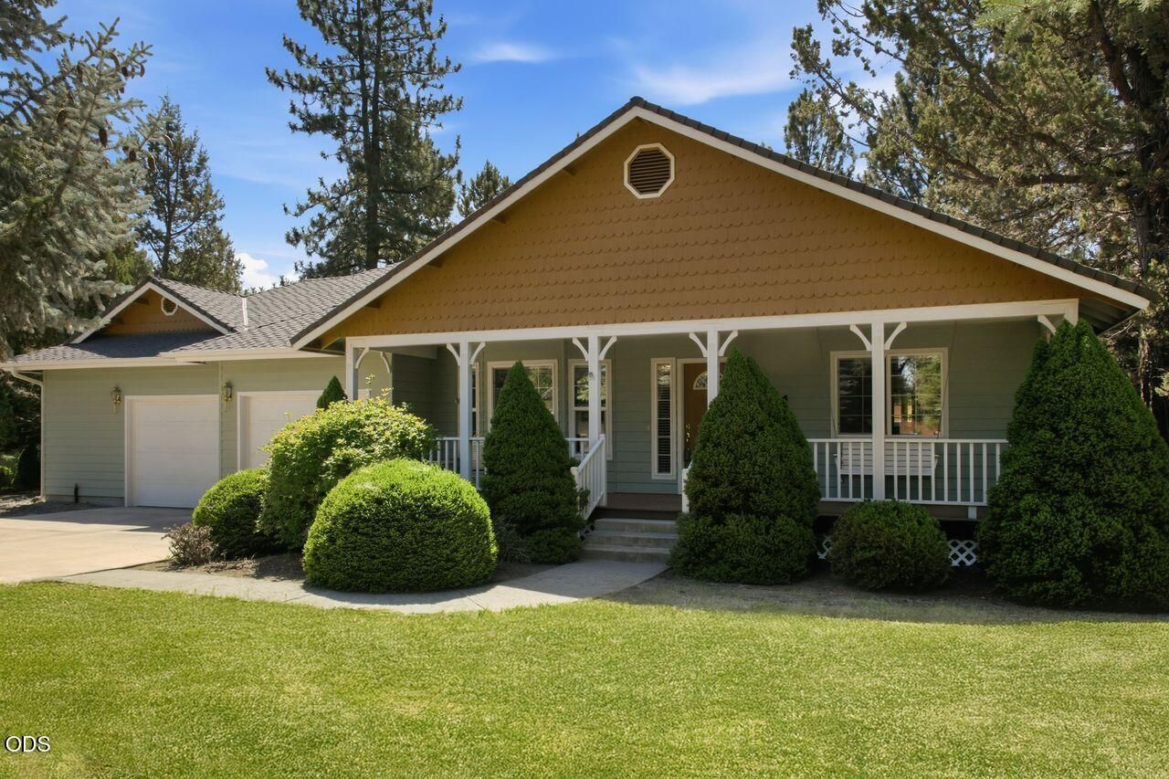 20825 Chloe Lane, Bend, OR 97702 Main Photo