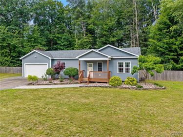 9 Oak Drive, Pennellville, NY 13132