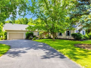 17 Trout Creek Run, Mendon, NY 14472