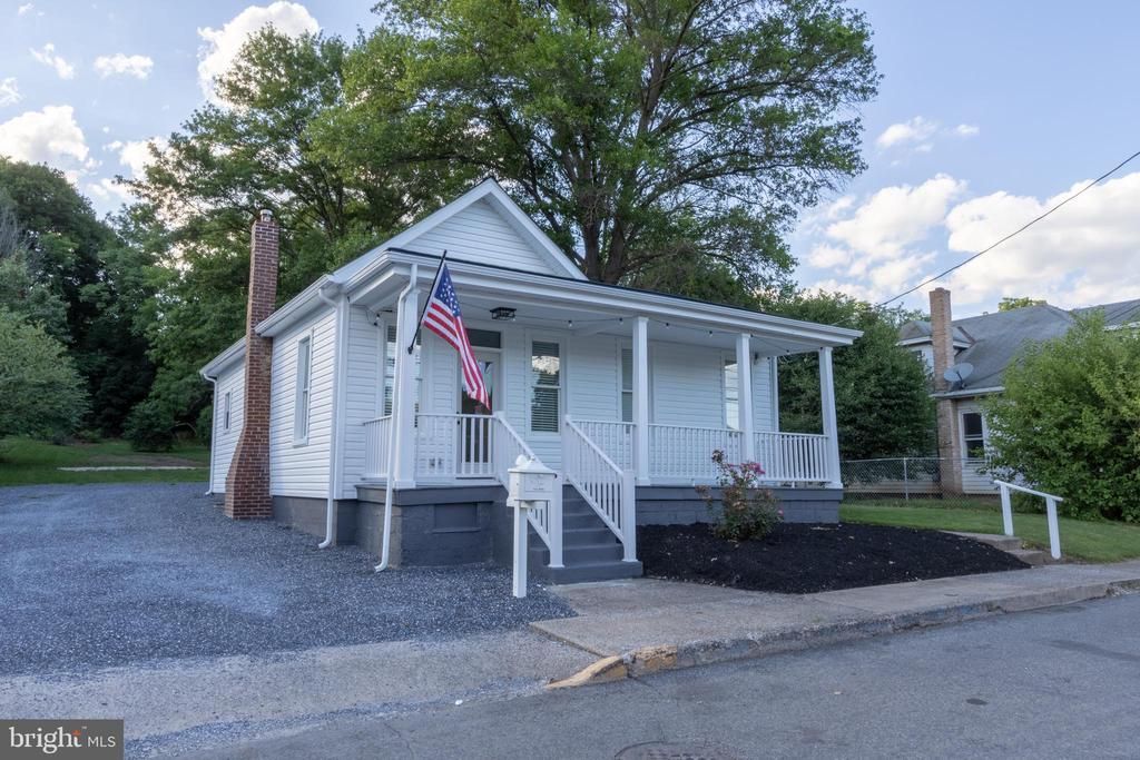 1103 N HIGH STREET, DUNCANNON, PA 17020