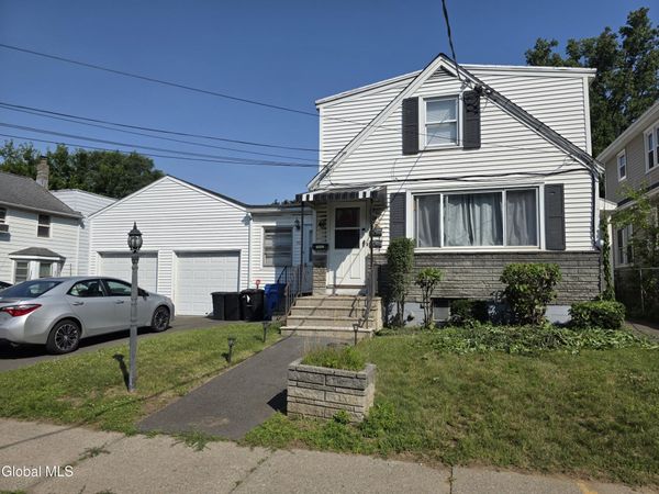 40 Frost Place, Albany, NY 12205