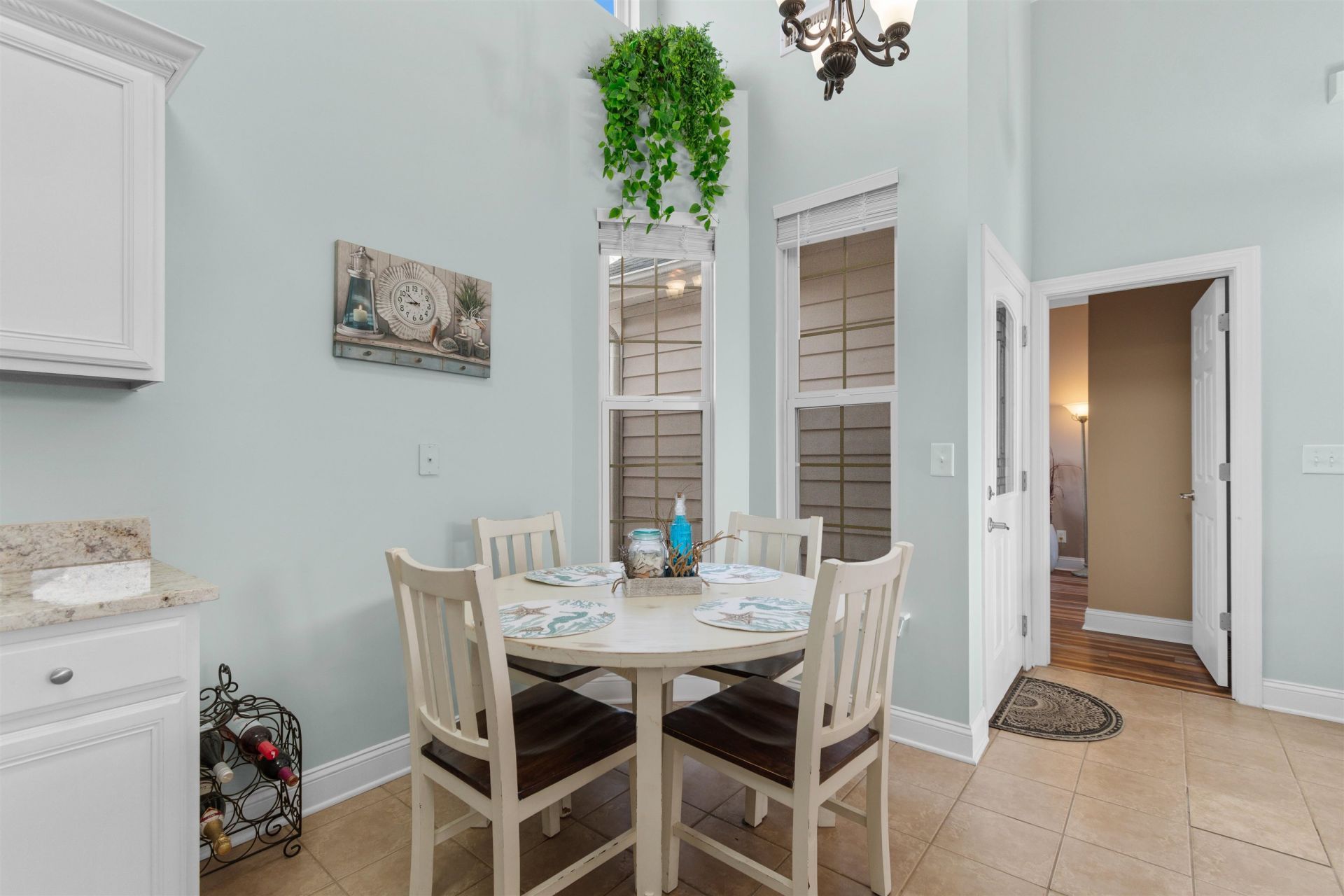 327 William St. Photo 11