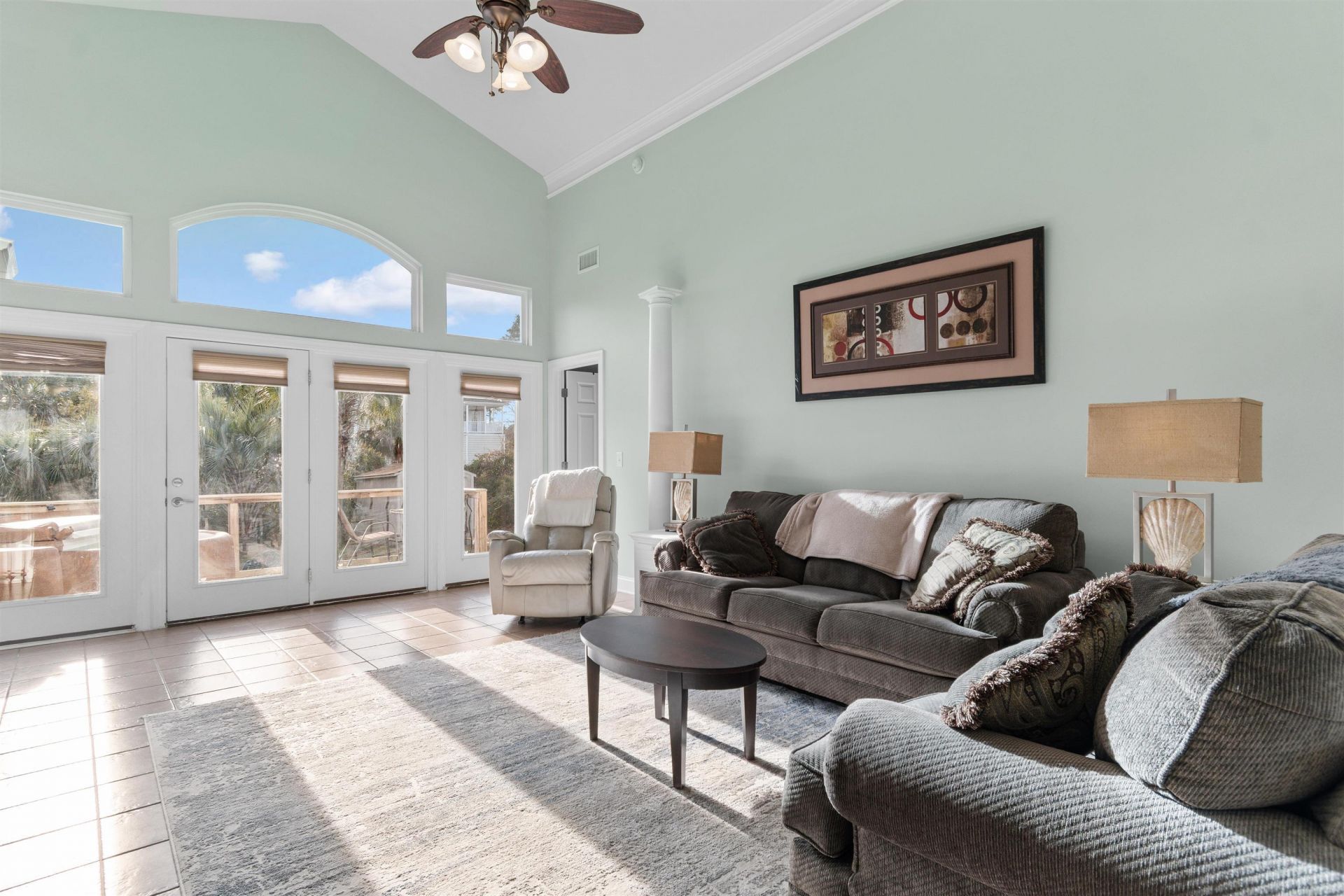 327 William St. Photo 12