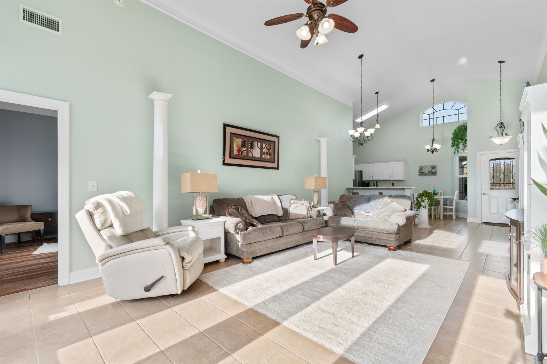327 William St. Photo 13