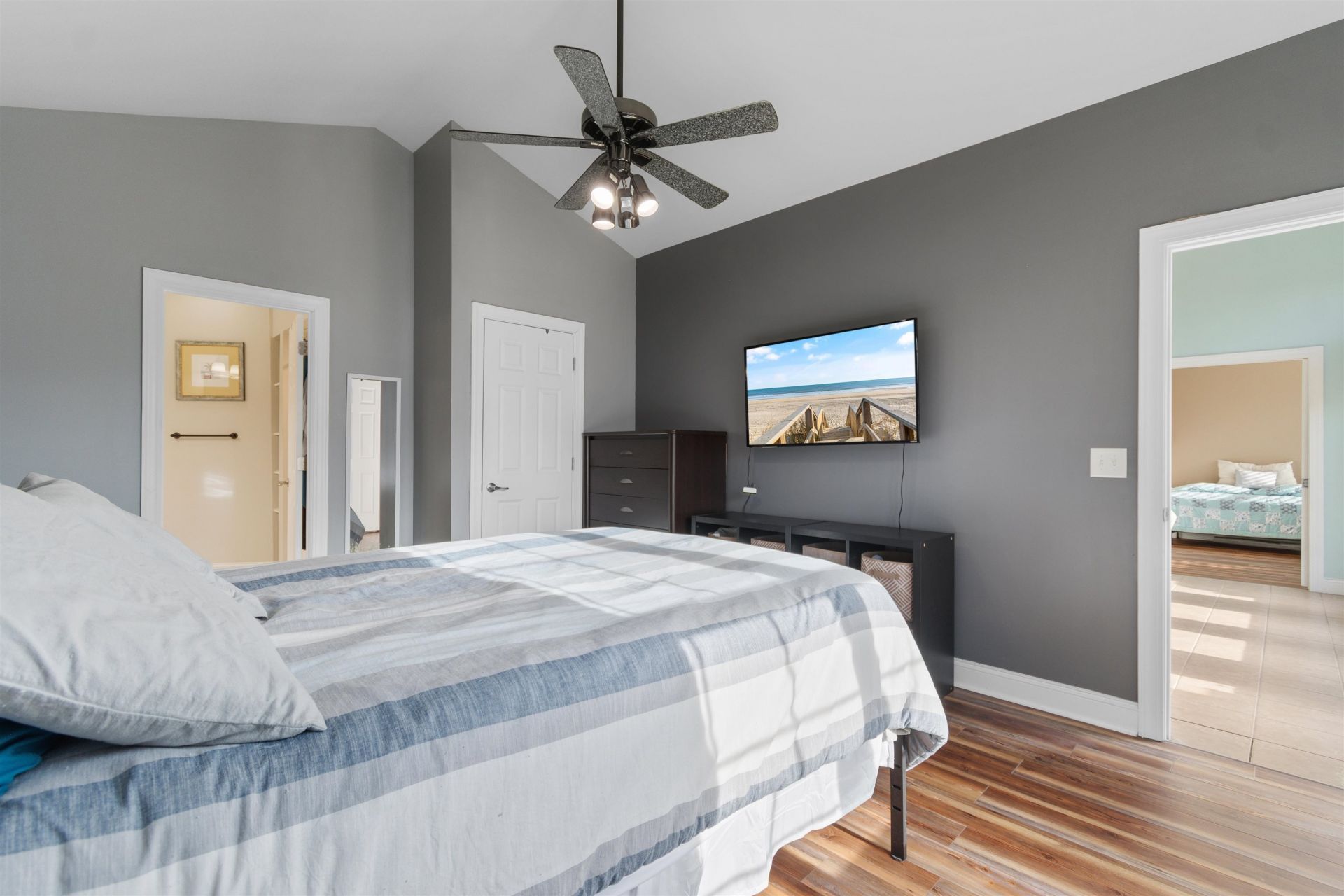 327 William St. Photo 16