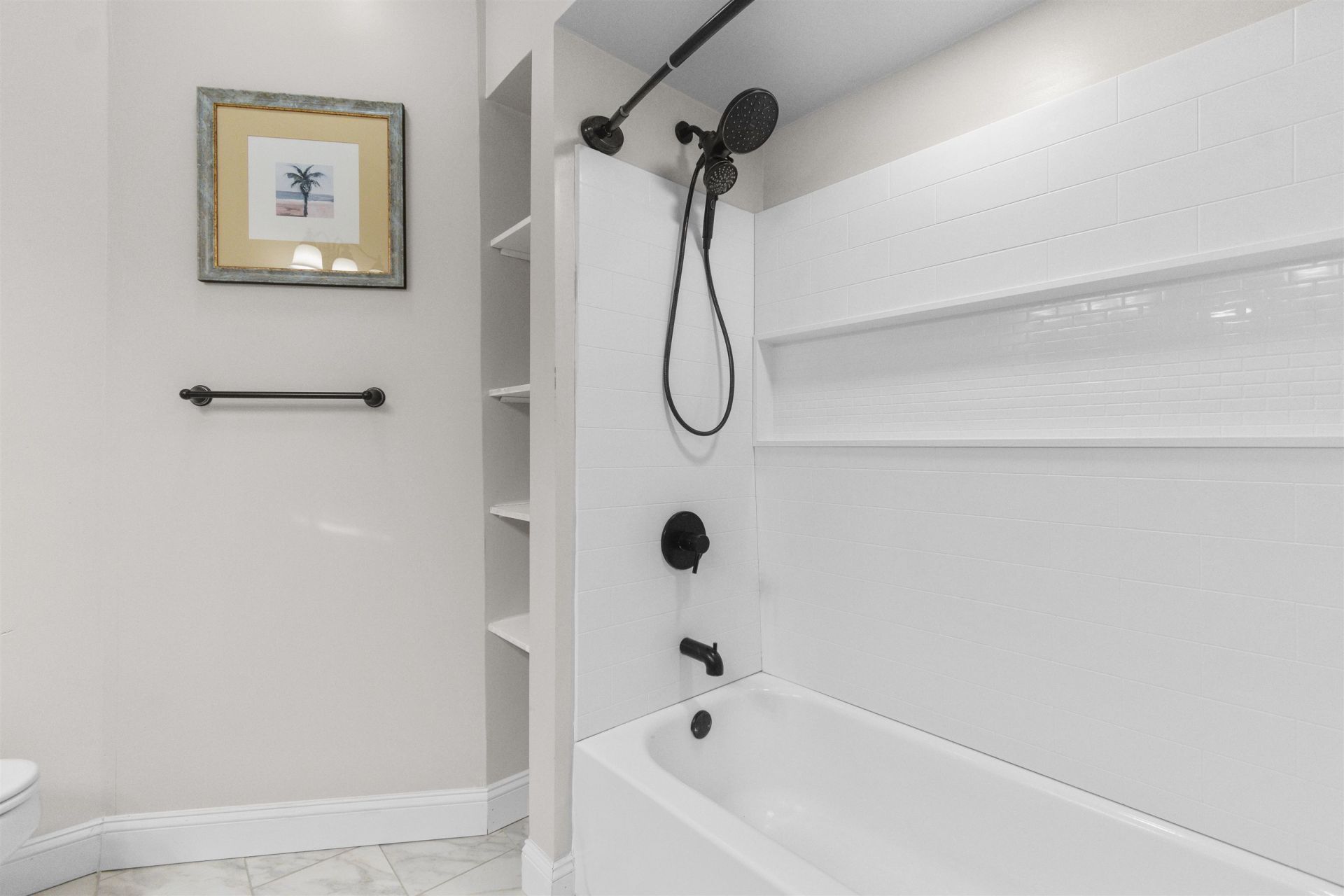 327 William St. Photo 18