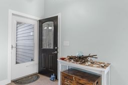 327 William St. photo 4