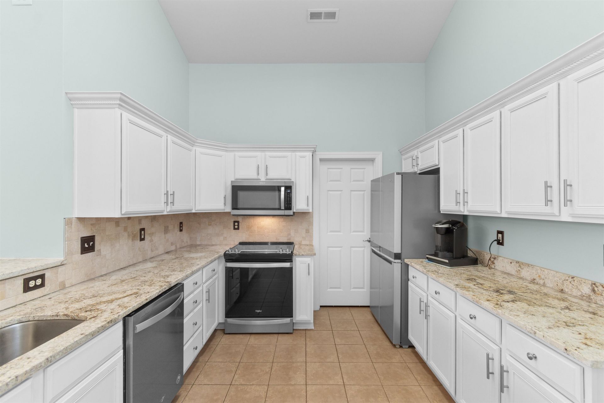 327 William St. Photo 6