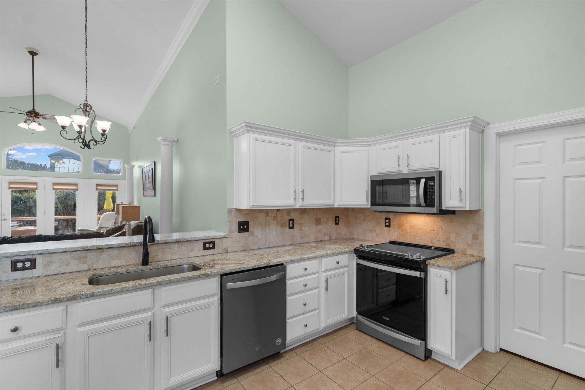 327 William St. Photo 7