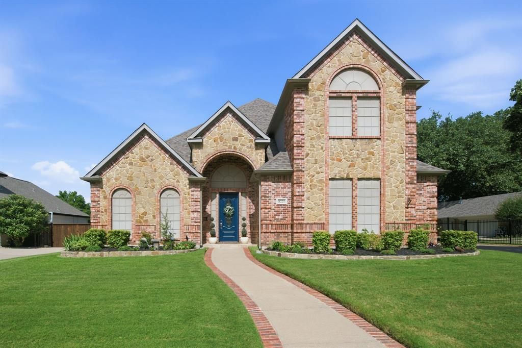 8221 Thornhill Drive, North Richland Hills, TX 76182 Main Photo