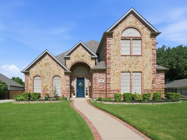 8221 Thornhill Drive, North Richland Hills, TX 76182
