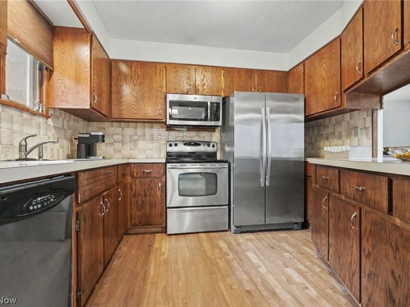 482 Junior Avenue, Akron, OH 44312 Photo 16
